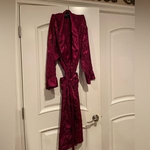Victoria's Secret Vintage  jacquard burgundy evening long robe M/L